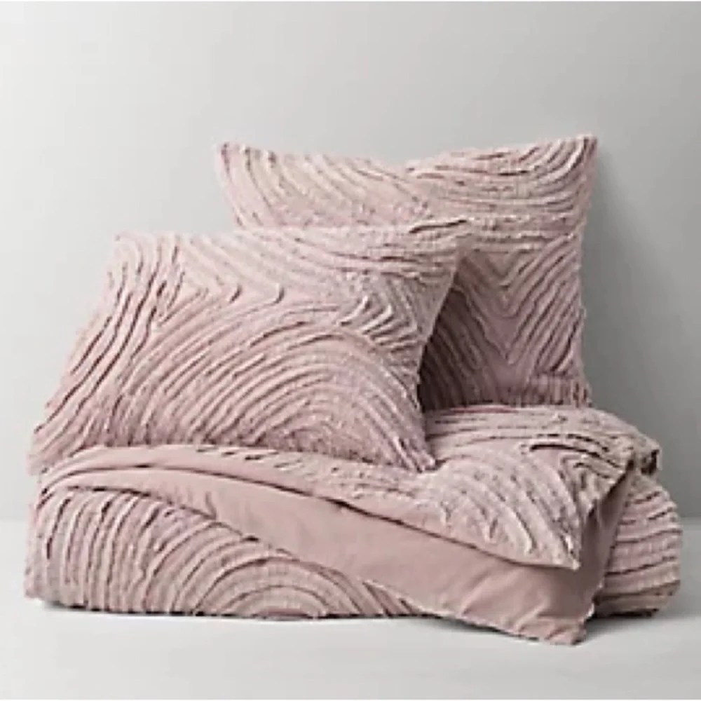 rh teen ruffle appliquéd organic voile bedding set